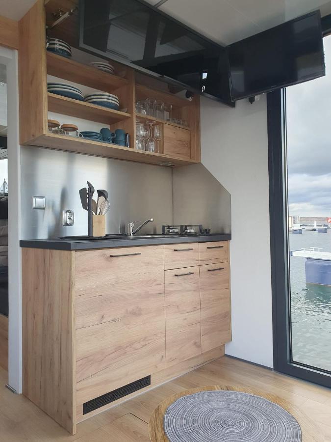 Mobiles Hausboot El'Milia Otel Braunsbedra Dış mekan fotoğraf
